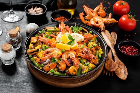 Gastronomy and restaurants in Valencia .